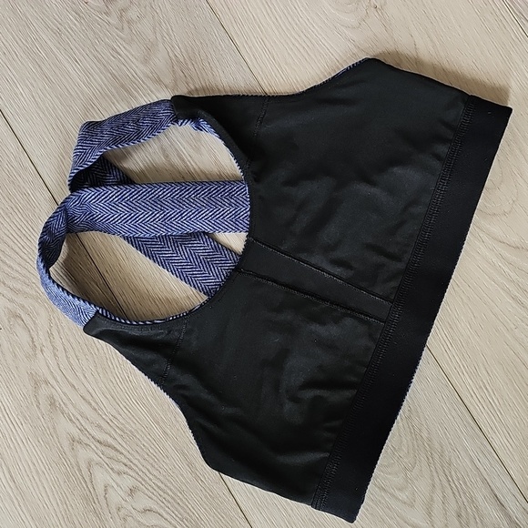 Lululemon All Sport Bra, Size 6 - Picture 11 of 13